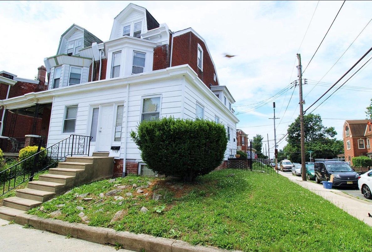Property main image